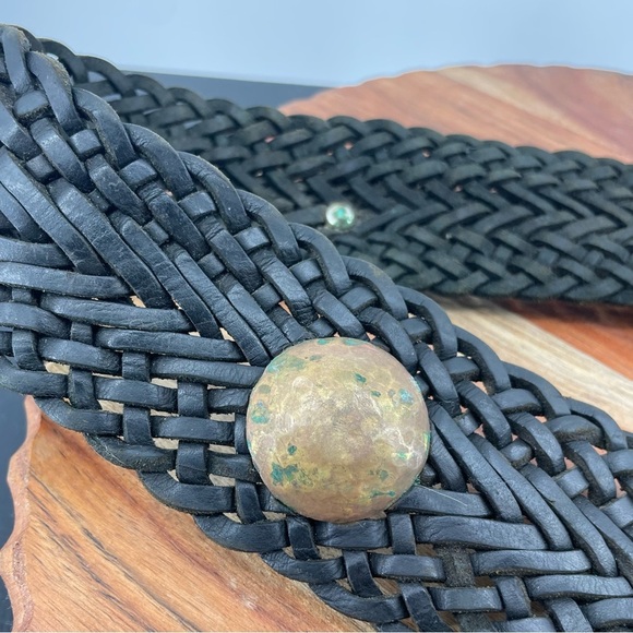 vintage Wide Woven Black Belt Large Brass Medallion Buckle Statement Piece - Picture 2 of 6